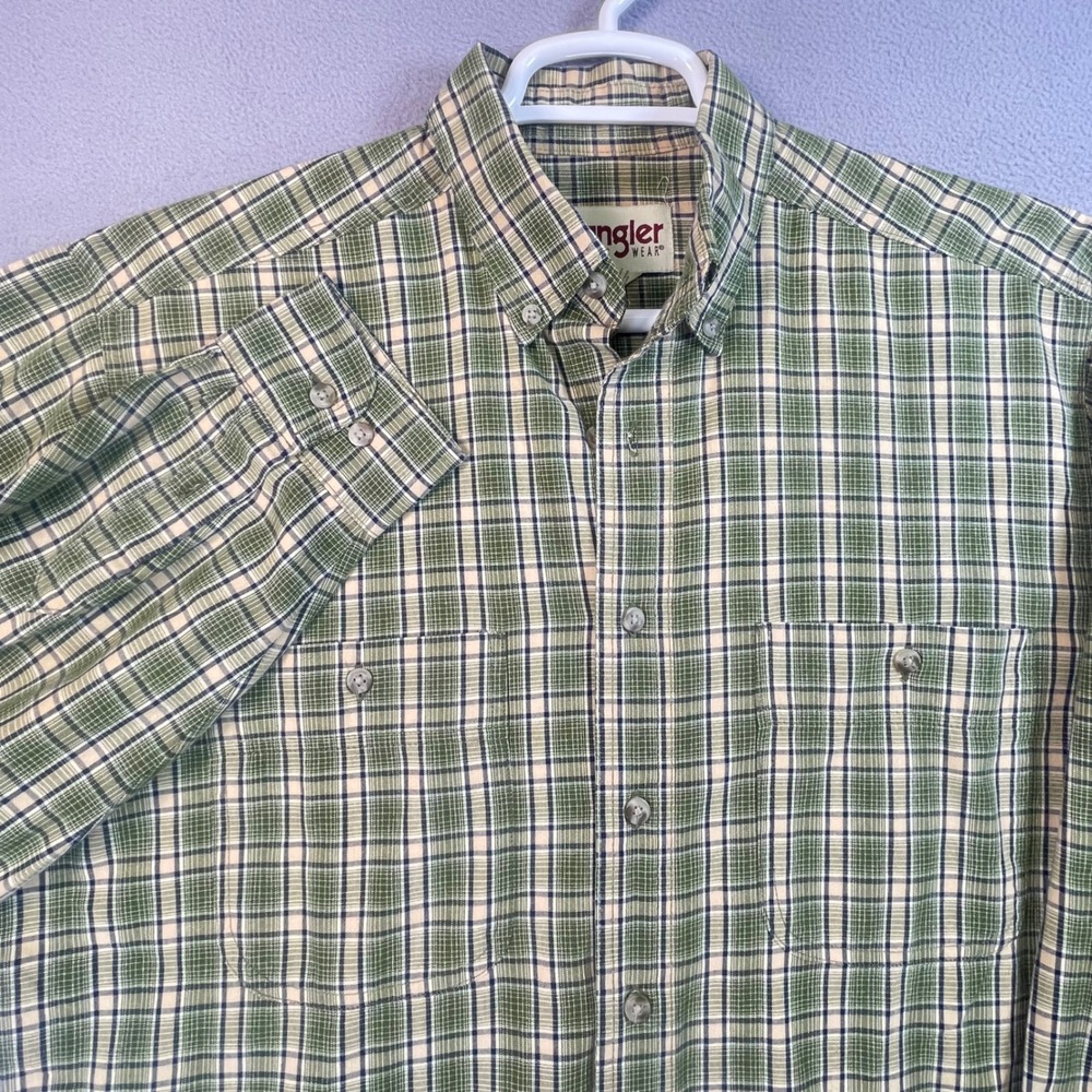 Wrangler Shirt Mens LT Green Plaid Rugged Wear Button Down Long Sleeve Pockets